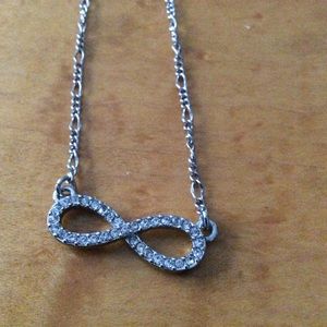 🌸 2 for $20 Infinity circle necklace